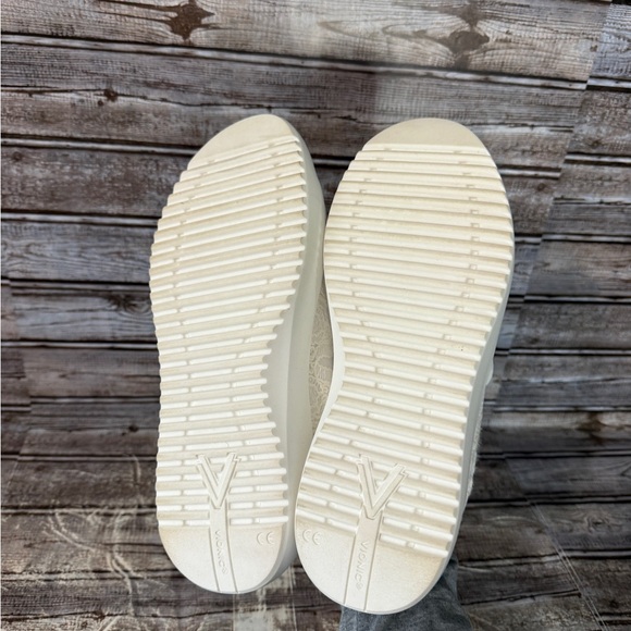 Vionic Kearney Lace Sneakers 9w - Picture 6 of 6